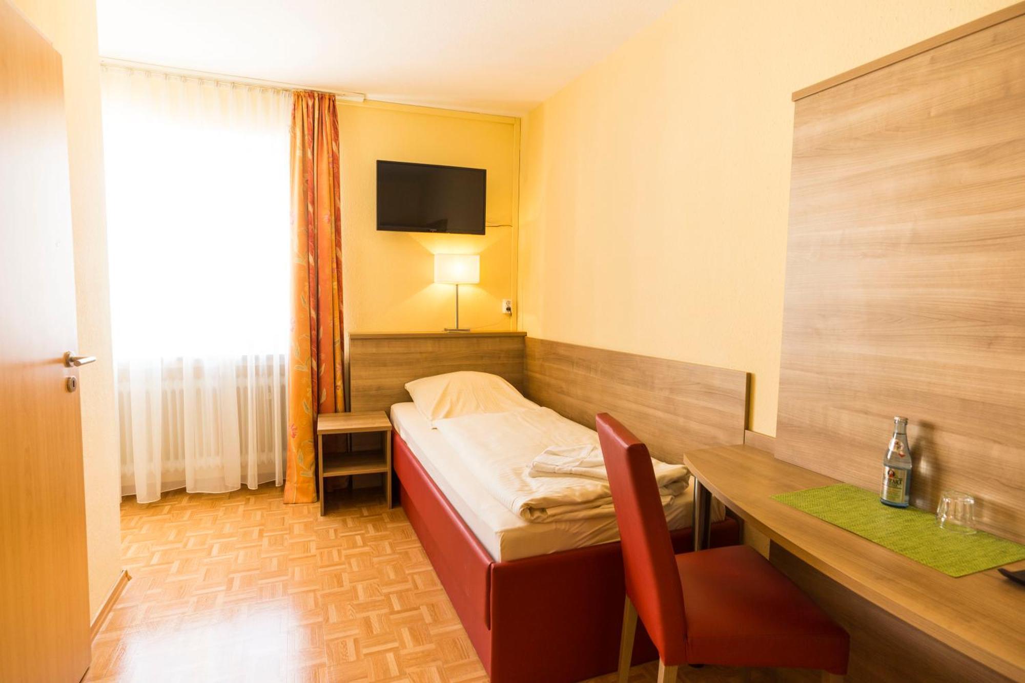 Hotel Gasthof Rose กุนซ์บวร์ก ภายนอก รูปภาพ