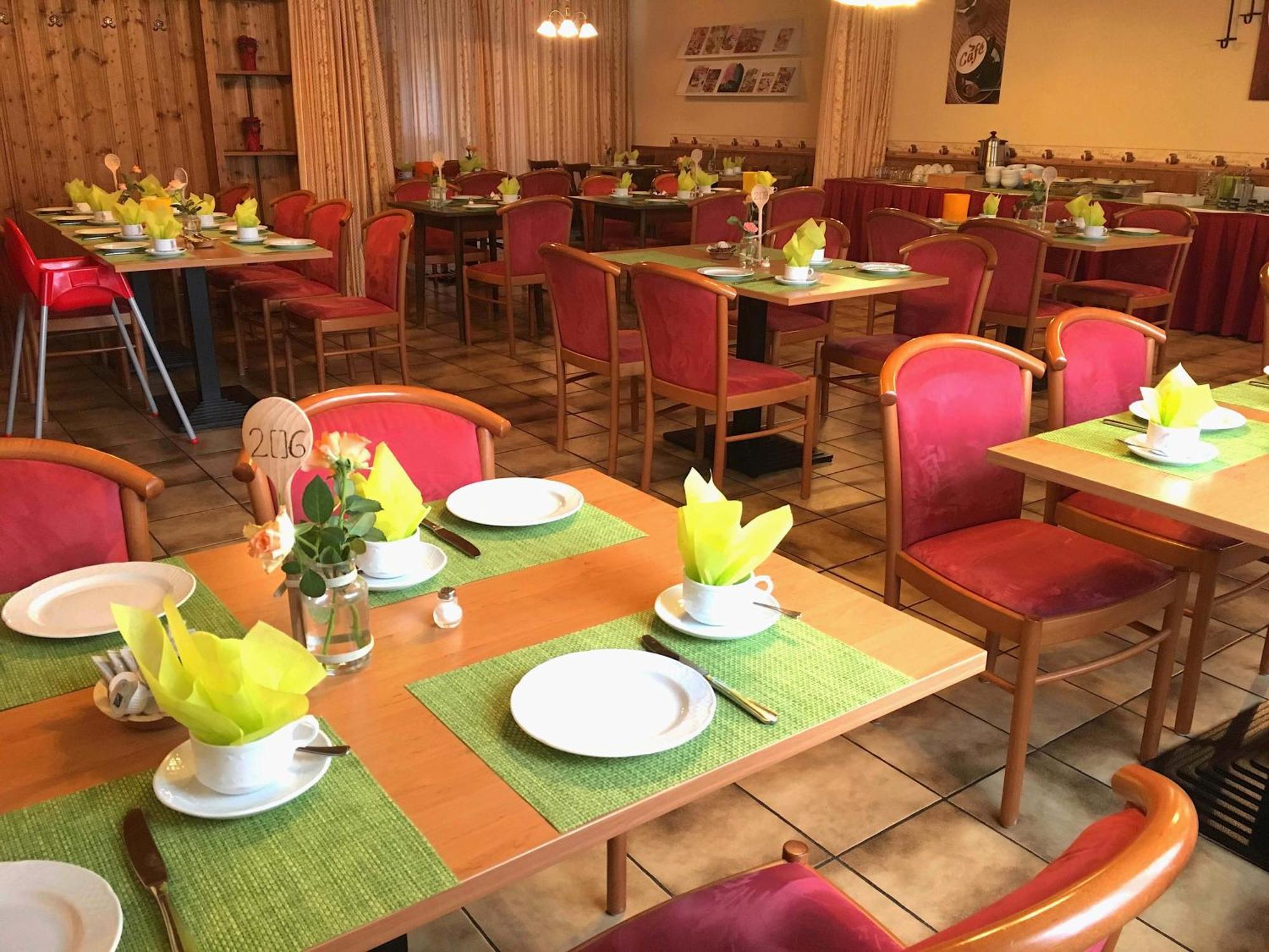 Hotel Gasthof Rose กุนซ์บวร์ก ภายนอก รูปภาพ